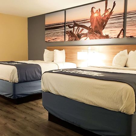 Days Inn & Suites By Wyndham מריוויל מראה חיצוני תמונה