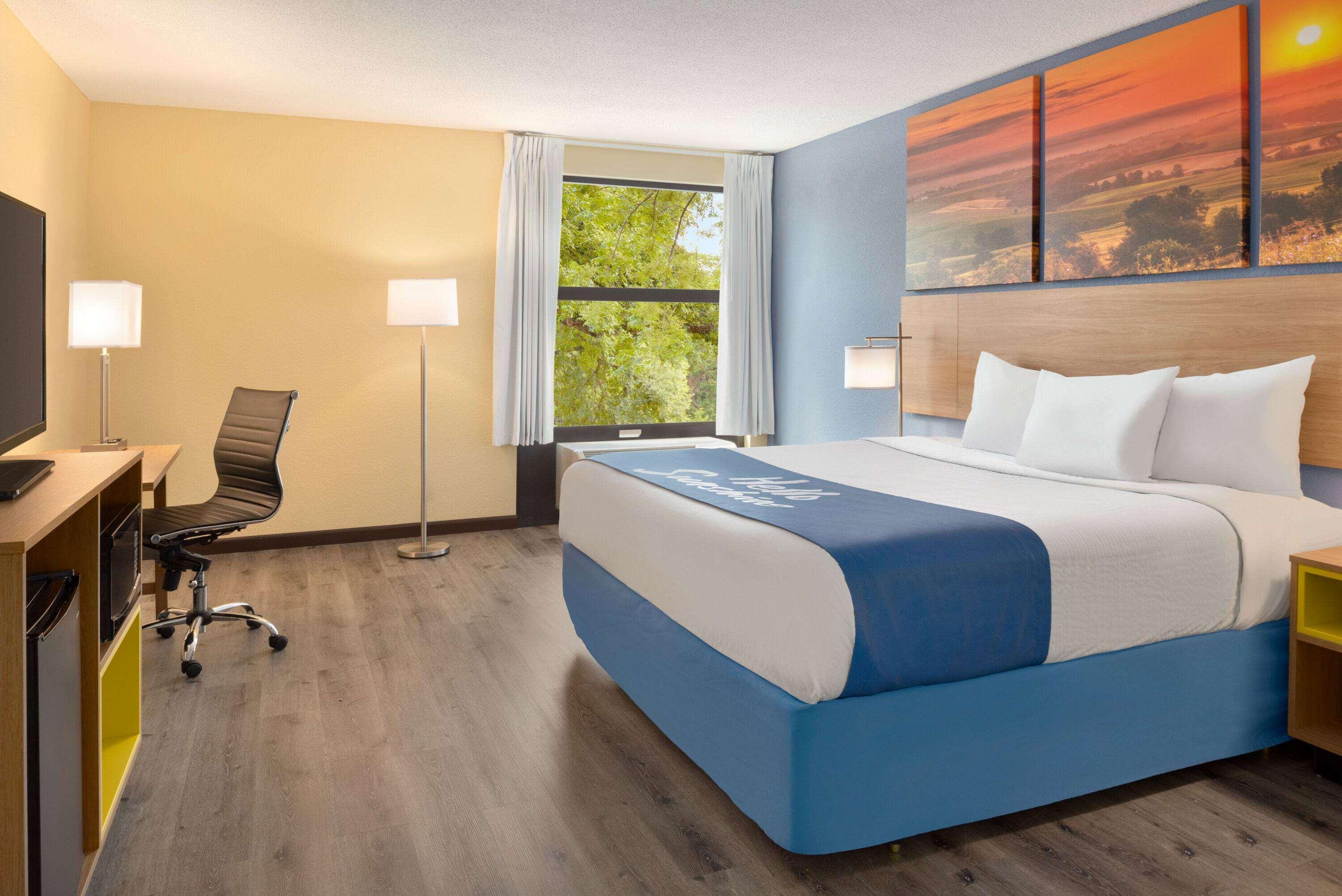 Days Inn & Suites By Wyndham מריוויל מראה חיצוני תמונה
