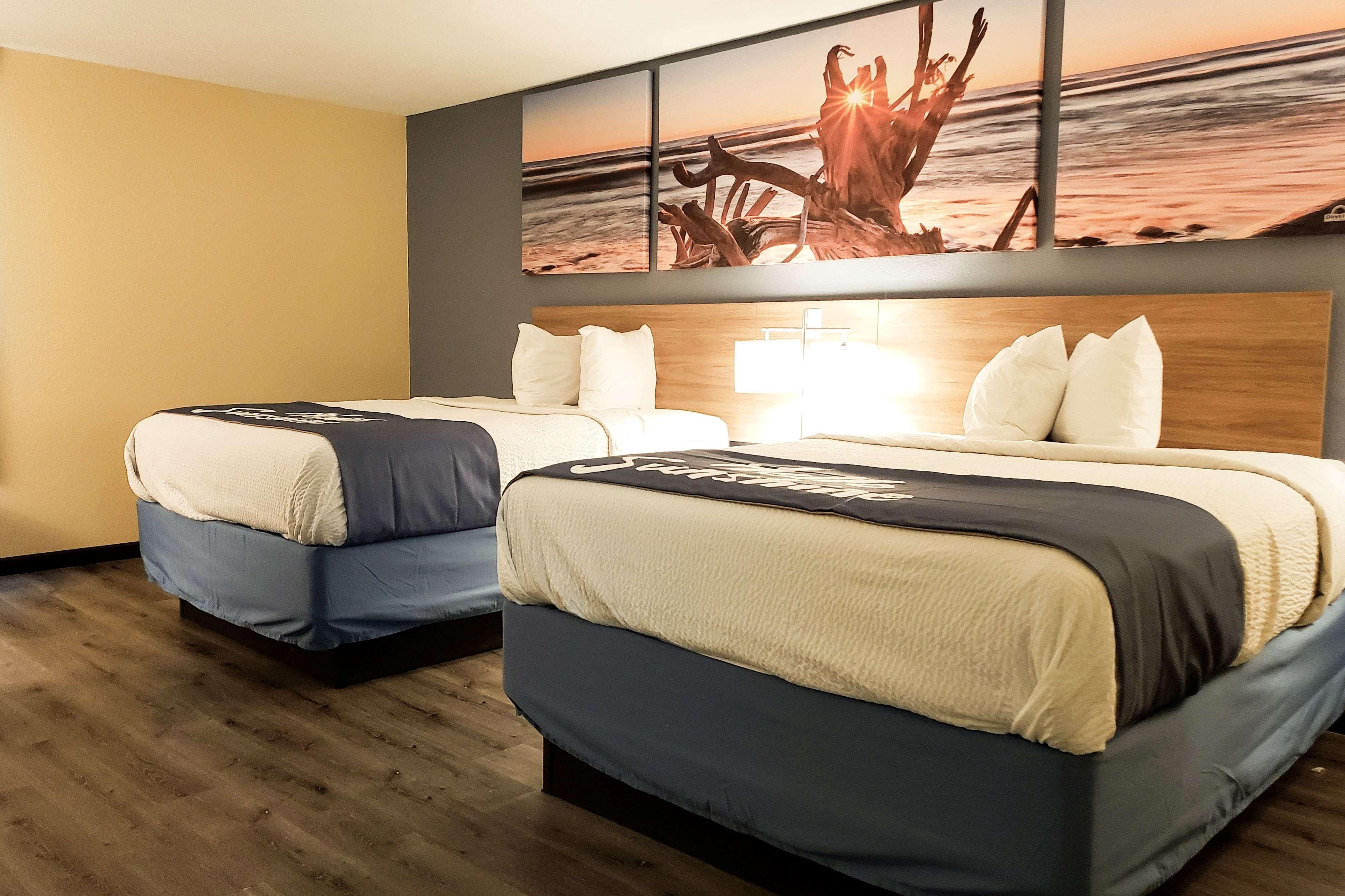 Days Inn & Suites By Wyndham מריוויל מראה חיצוני תמונה
