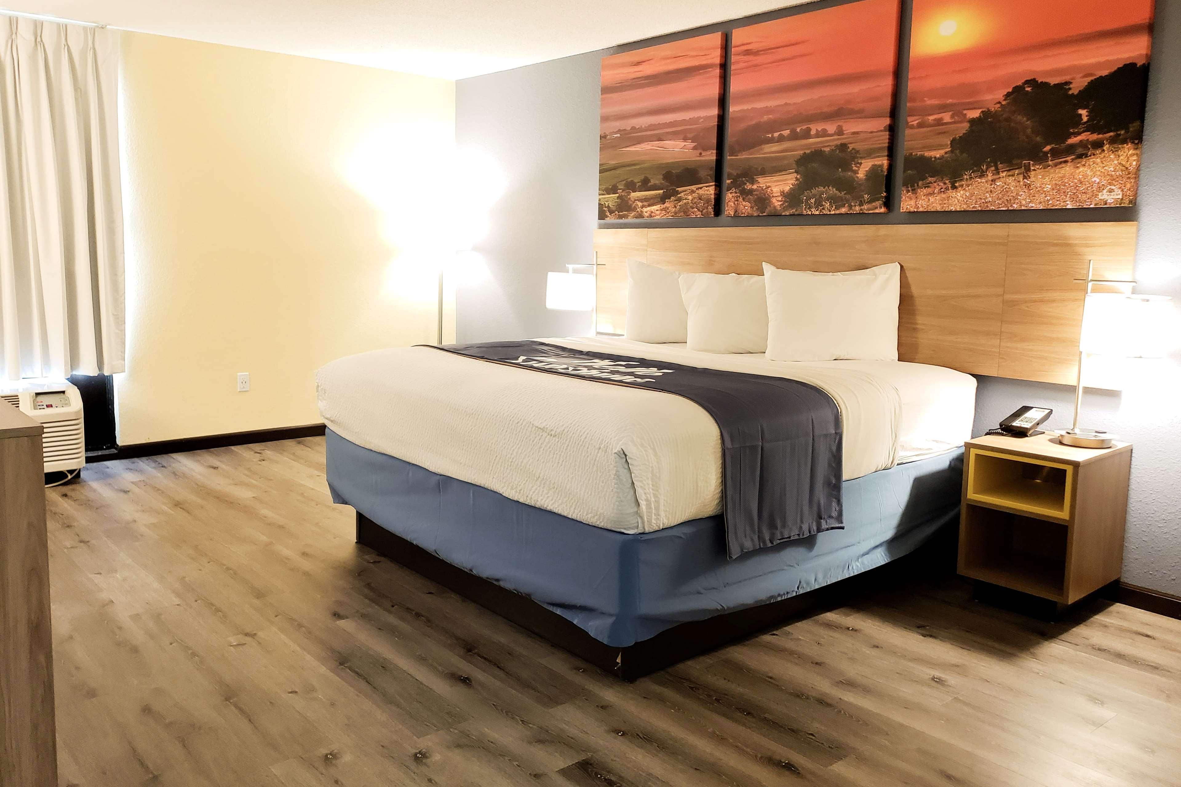 Days Inn & Suites By Wyndham מריוויל מראה חיצוני תמונה