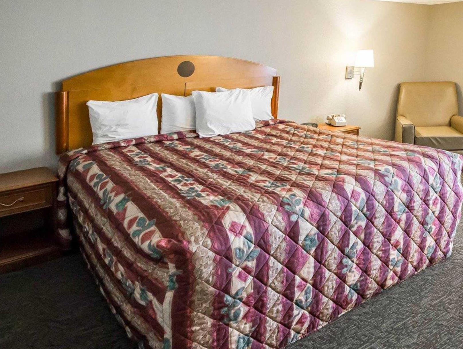 Days Inn & Suites By Wyndham מריוויל מראה חיצוני תמונה