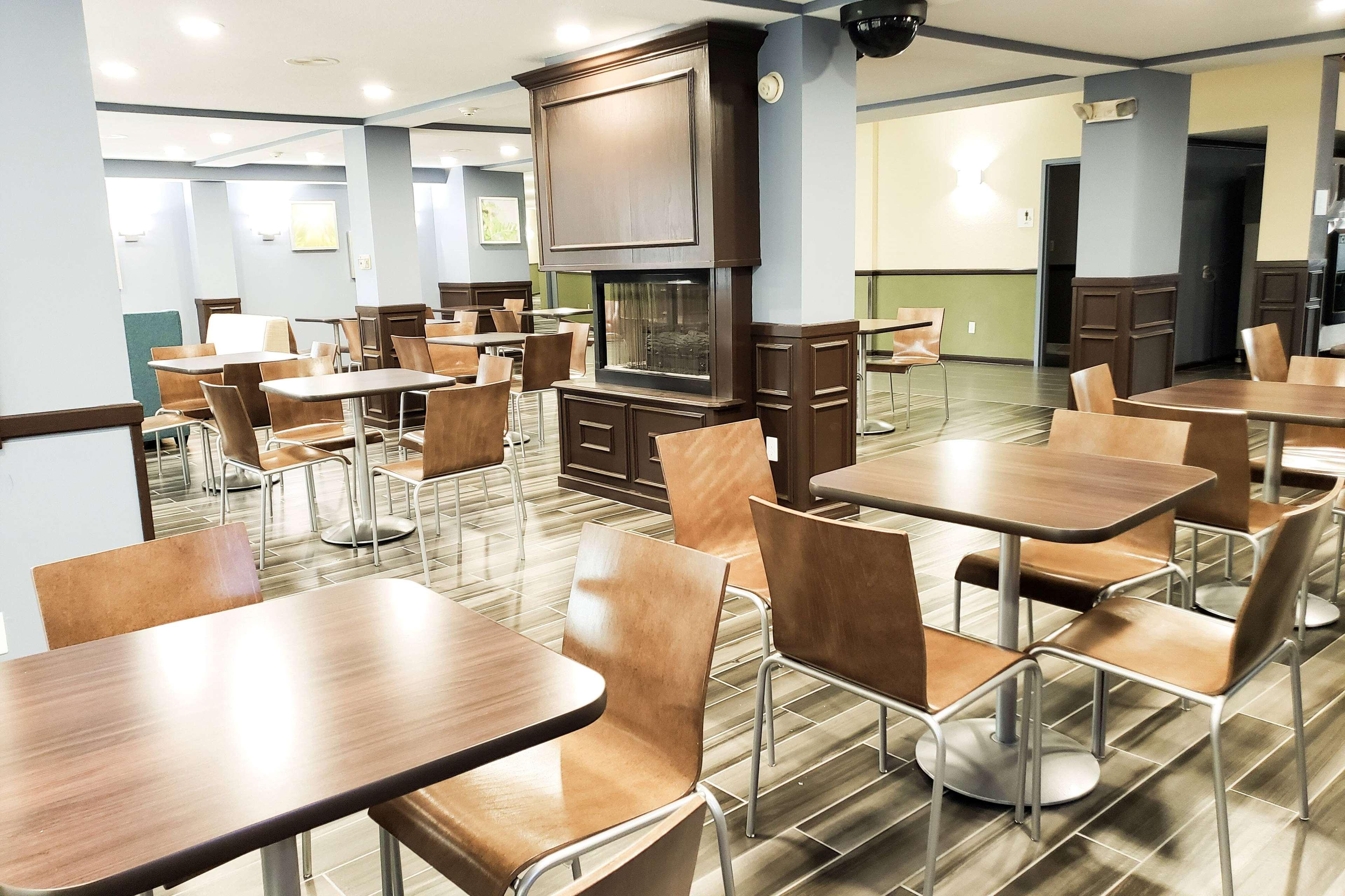 Days Inn & Suites By Wyndham מריוויל מראה חיצוני תמונה