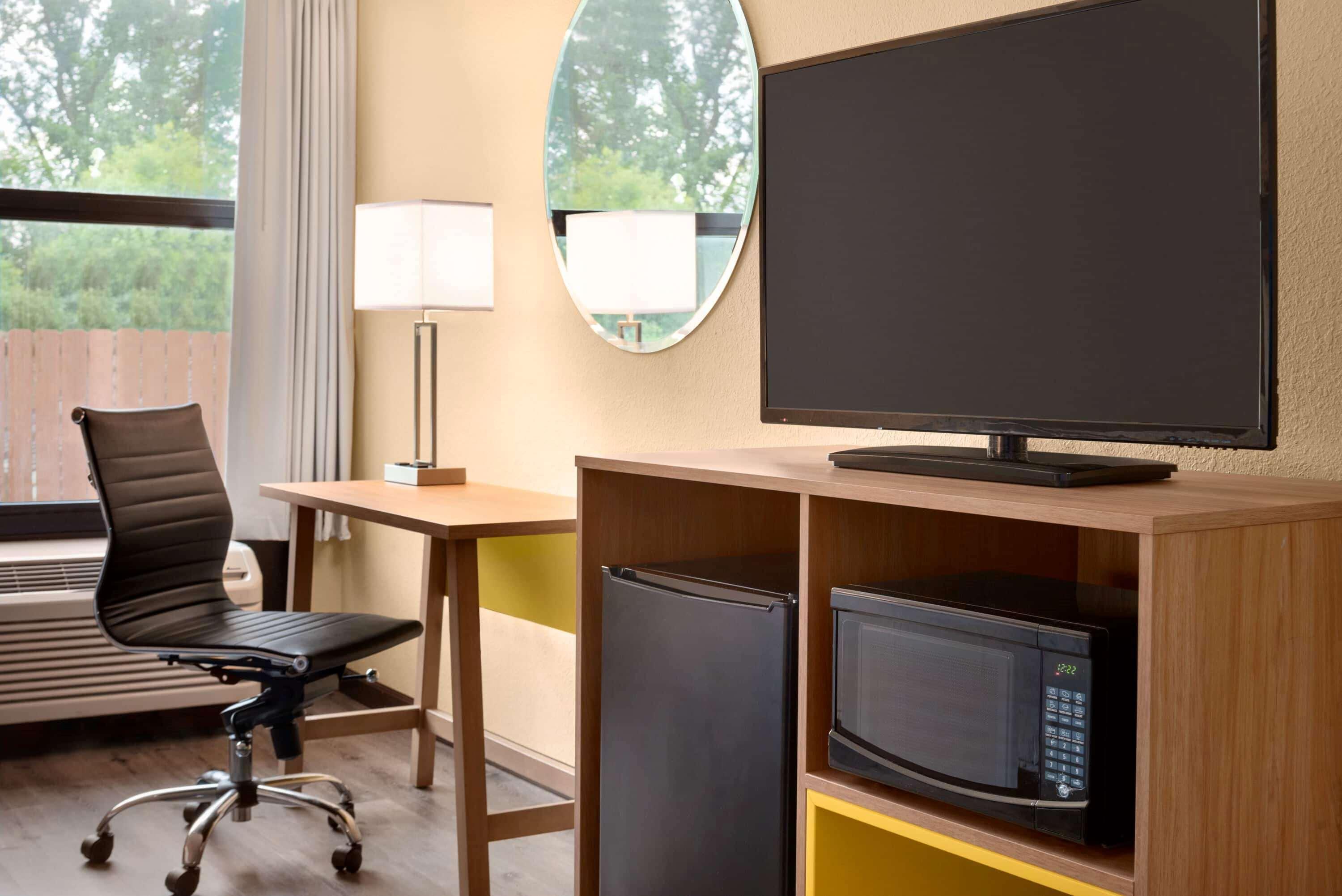 Days Inn & Suites By Wyndham מריוויל מראה חיצוני תמונה