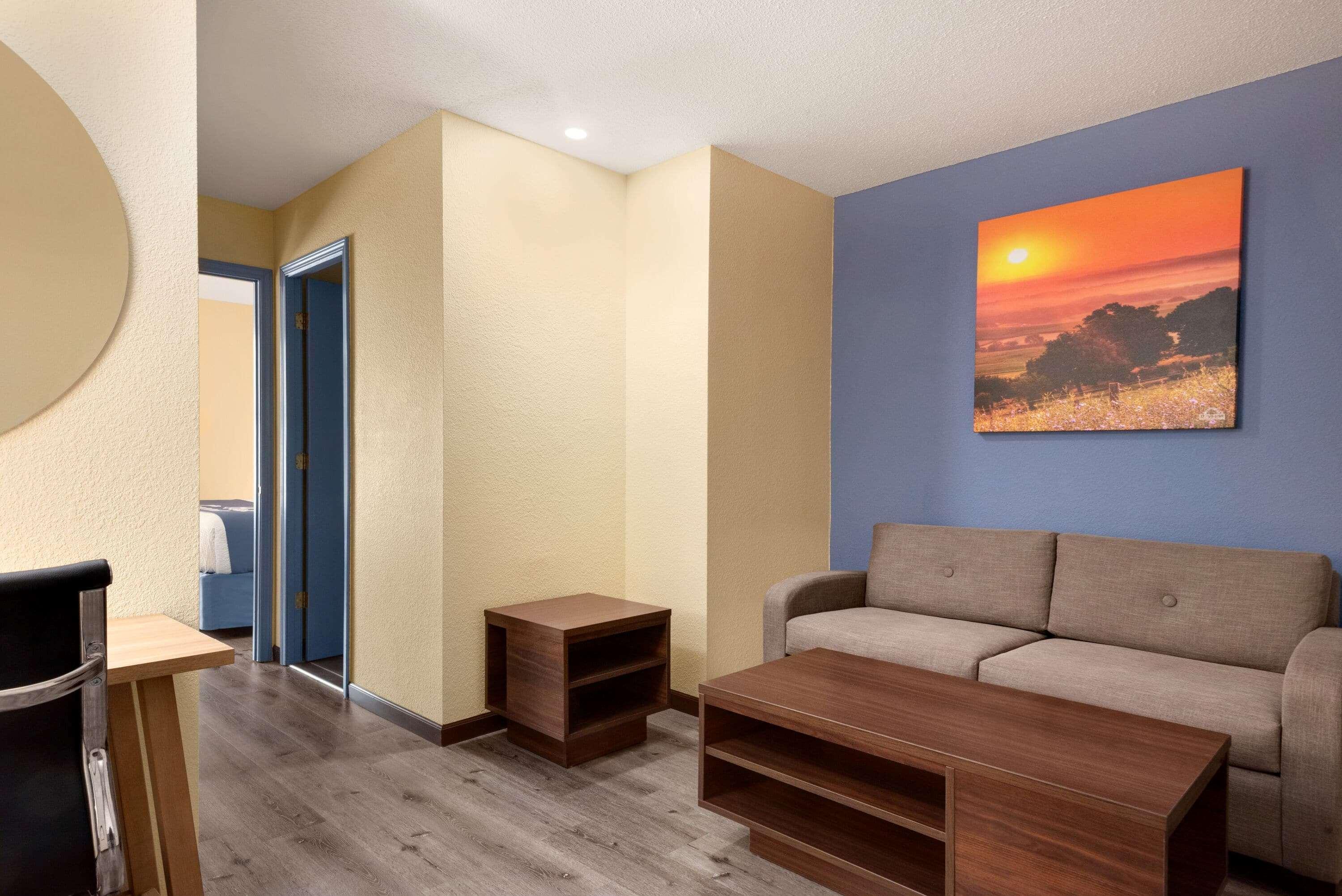 Days Inn & Suites By Wyndham מריוויל מראה חיצוני תמונה