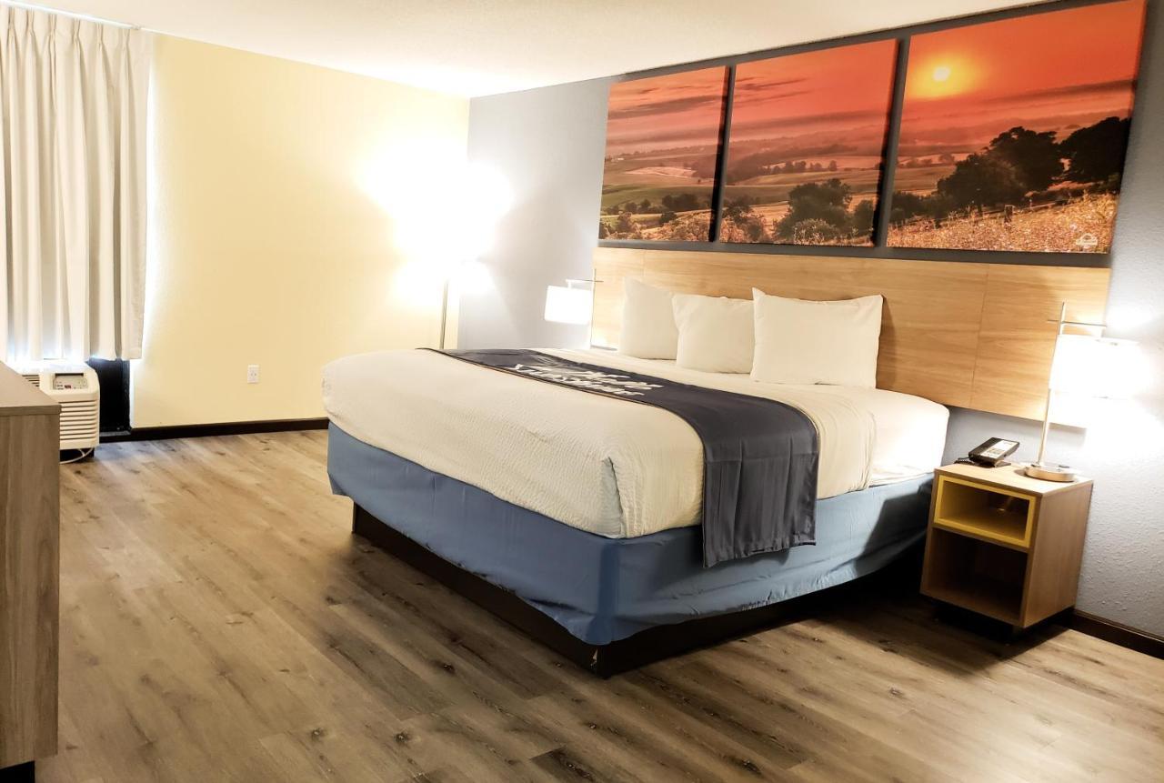 Days Inn & Suites By Wyndham מריוויל מראה חיצוני תמונה
