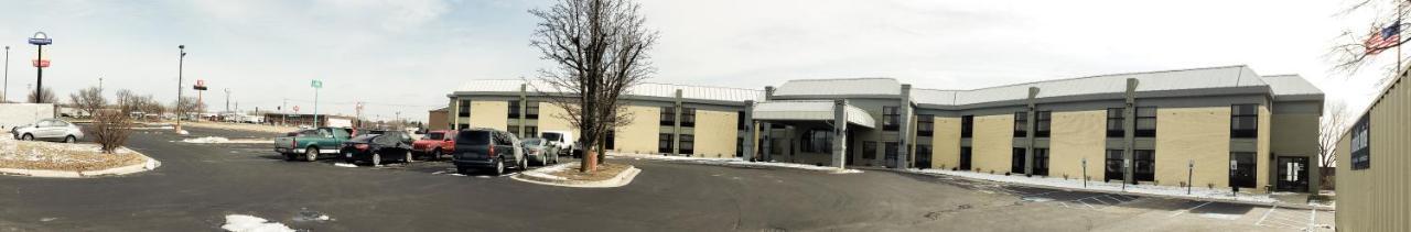 Days Inn & Suites By Wyndham מריוויל מראה חיצוני תמונה