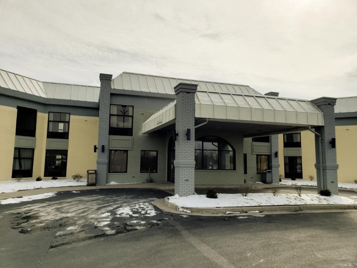 Days Inn & Suites By Wyndham מריוויל מראה חיצוני תמונה